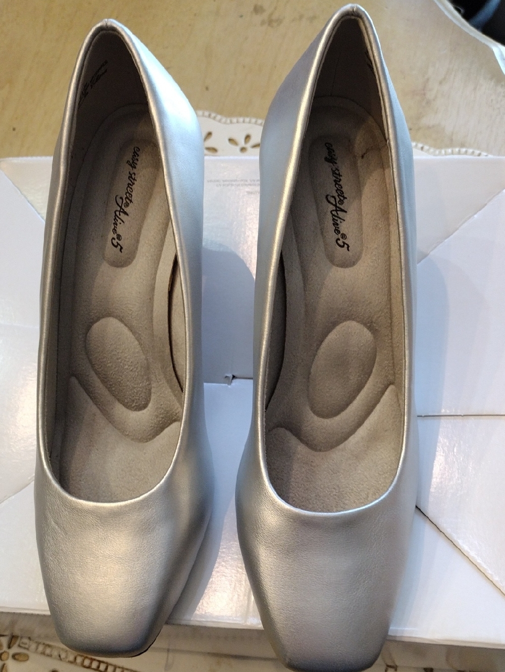 New Easy Spirit Metallic Silver Square-Toe Comfort Pump